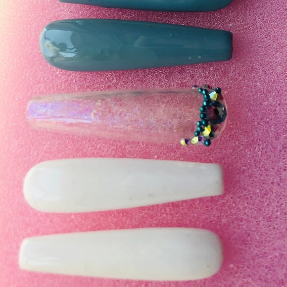 Press on custom gel nails long coffin clouds - Picture 5 of 6